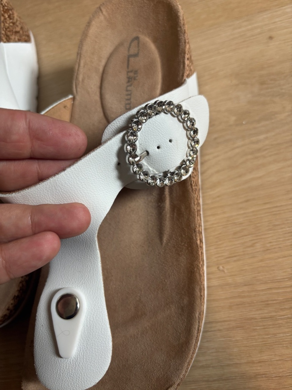 CL by Laundry White T-Strap Sandals with Rhinestone Buckle US 8 - Picture 5 of 9